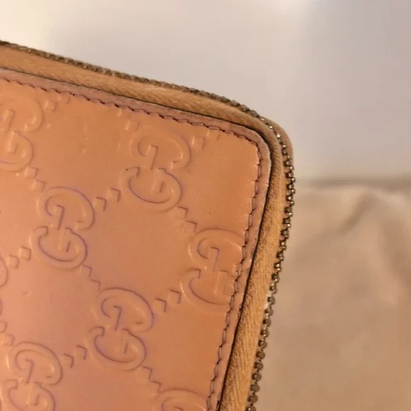 GUCCI GG Embossed Tan Leather Zippy Wallet EUC - Picture 6 of 12